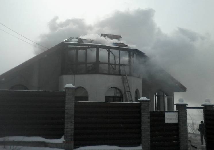 У Хмельницькому велика пожежа в житловом…