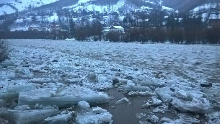 На реках Прикарпатья ожидается ледоход и…