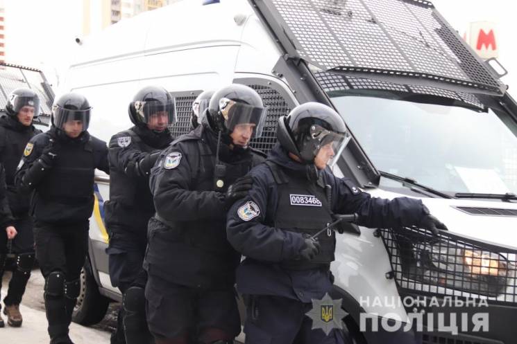 Полиция, КОРД и гвардия: В Харькове гото…