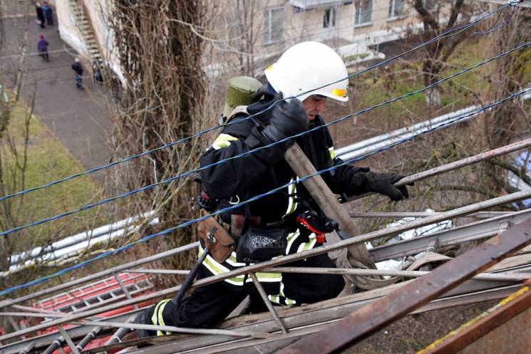 У Миколаєві з пожежі евакуювали 20 мешка…