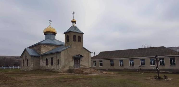 На Одещині віряни, церкву яких обманом в…