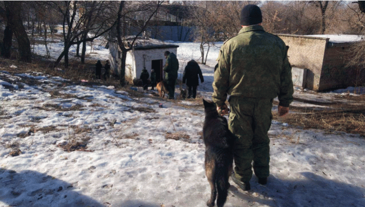 Опубликованы фото с мест взрывов в Донец…