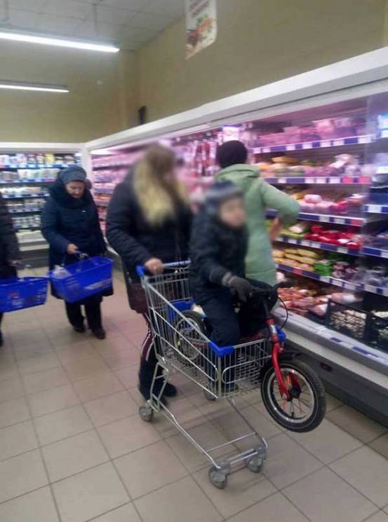 У Дніпрі жінка влаштувала у супермаркеті…