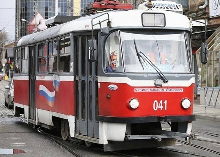 В Краснодар через ДТП встали трамваї…