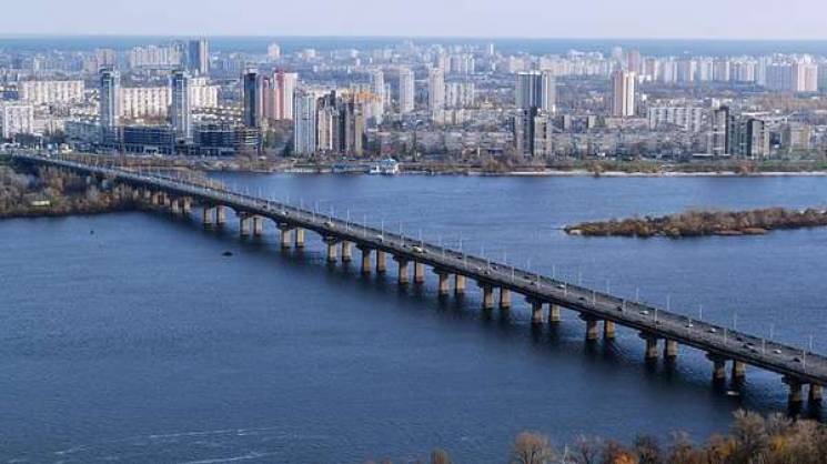 У Києві закрили міст Патона…