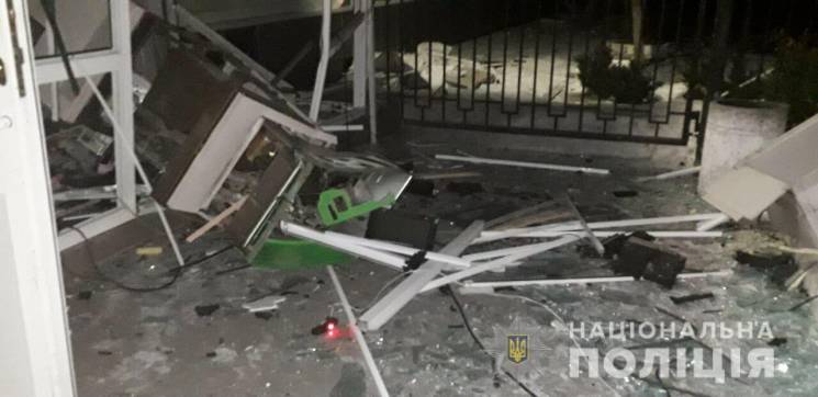 В Харькове взорвали банкоматы: Введен пл…