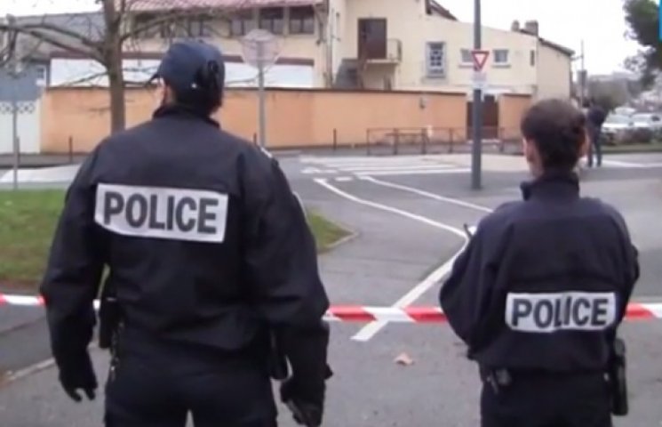 Во Франции мечеть забросали гранатами…