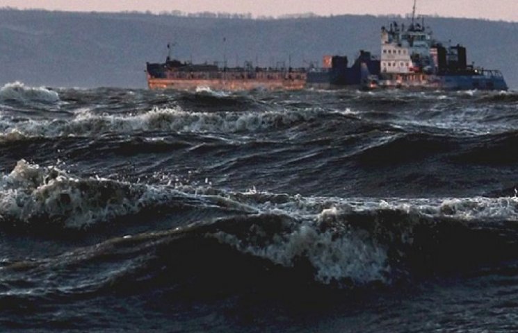 В Крым снова не пробраться: ветер парали…