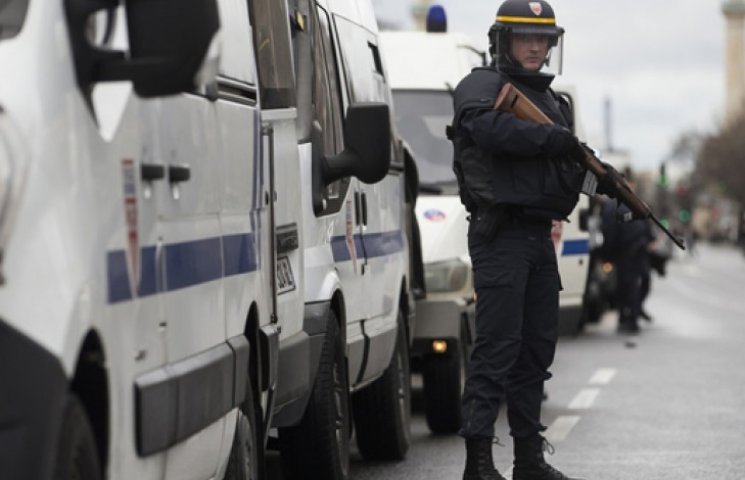 У справі про теракти в Парижі затримано…