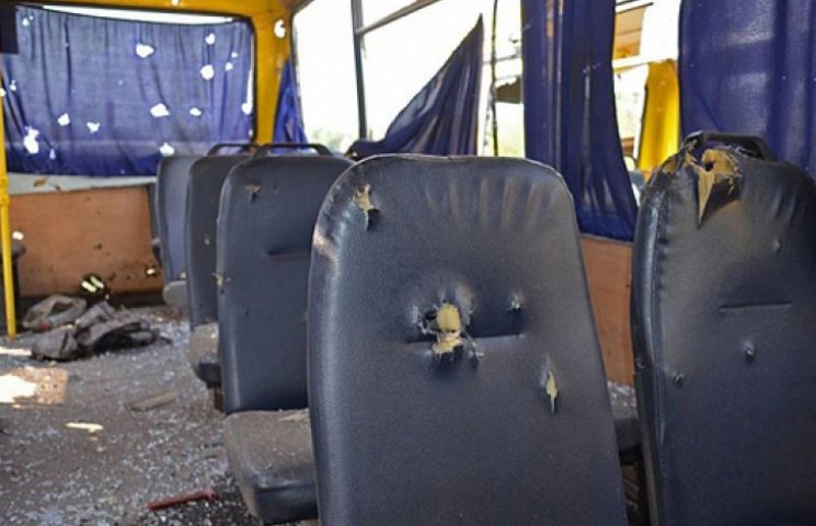 Боевики обстреляли пассажирский автобус…