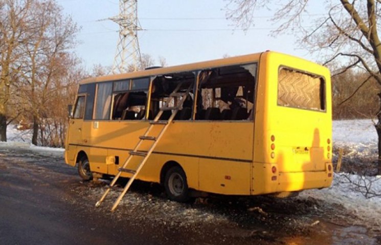 З'явилися фото з місця розстрілу автобус…