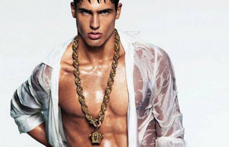 Новая кампания Versace: Гавайи и мужские…