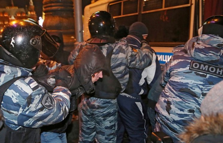 В Москве столкнулись два митинга. Полици…