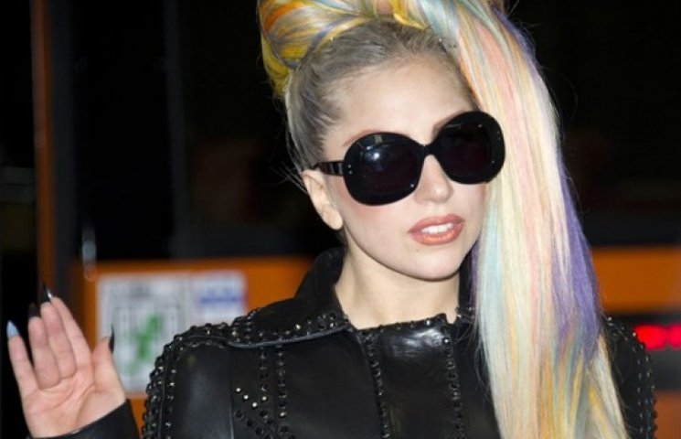 Леди Гага сделала селфи с «натуральной»…