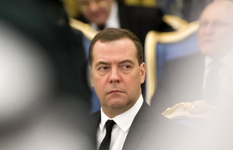 Медведев заявил, что за аннексию Крыма д…