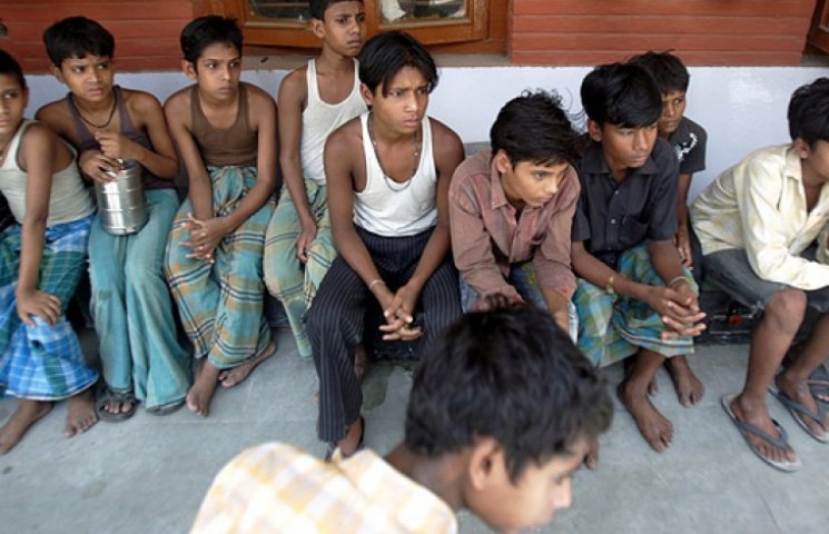 В Индии из рабства освободили четыреста…