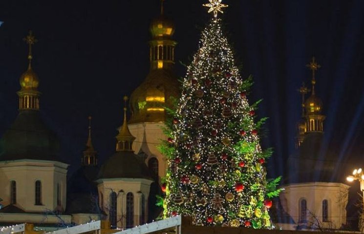 Новорічні гуляння в центрі Києва зняли з…