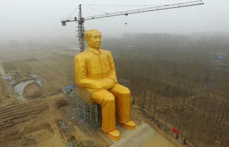 У Китаї побудували гігантську "золоту" с…