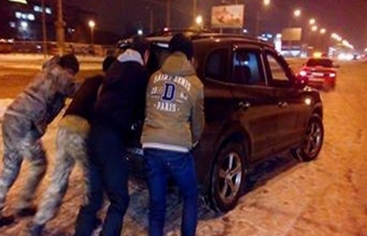 Активісти Одеси допомогали городян визво…
