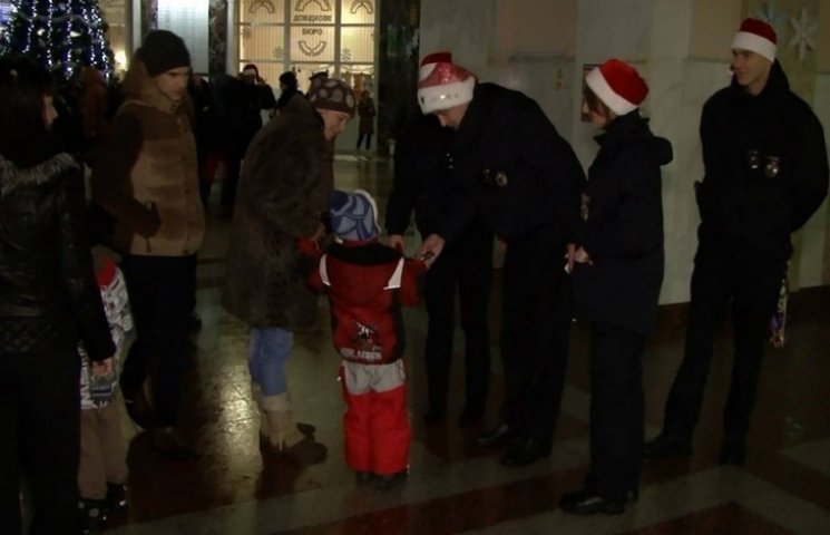 Поліція в Одесі привітала дітей з Різдво…