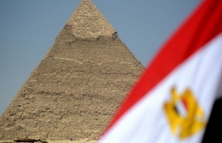 В Египте боевики обстреляли туристов…