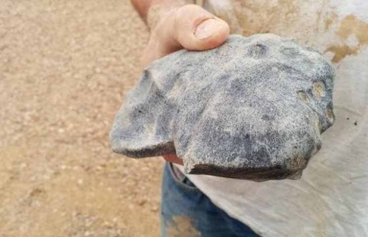 Древнейший метеорит обнаружили в Австрал…