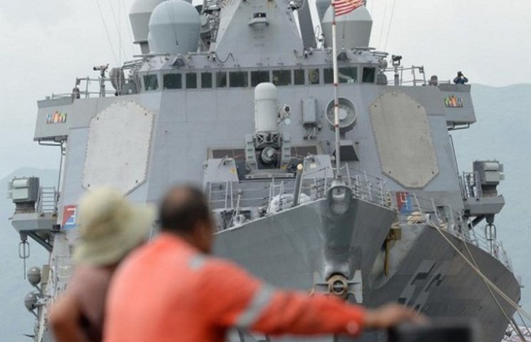 Контр-адмірала ВМС США звільнили за пере…