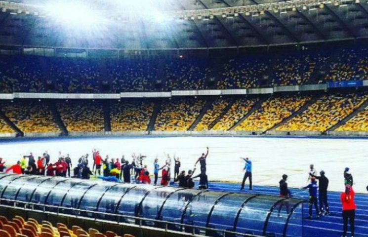Что делает снег с главными стадионами Ук…