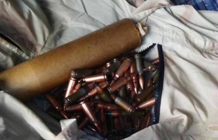 На Луганщині в посилці знайшли боєприпас…