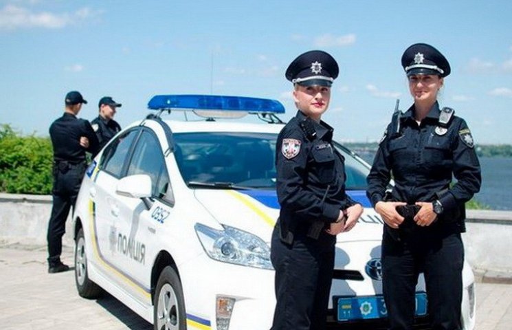 У неділю нові дніпропетровські поліцейсь…