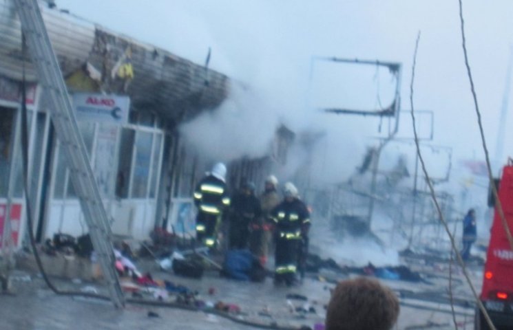 В Одессе пожар дотла уничтожил половину…