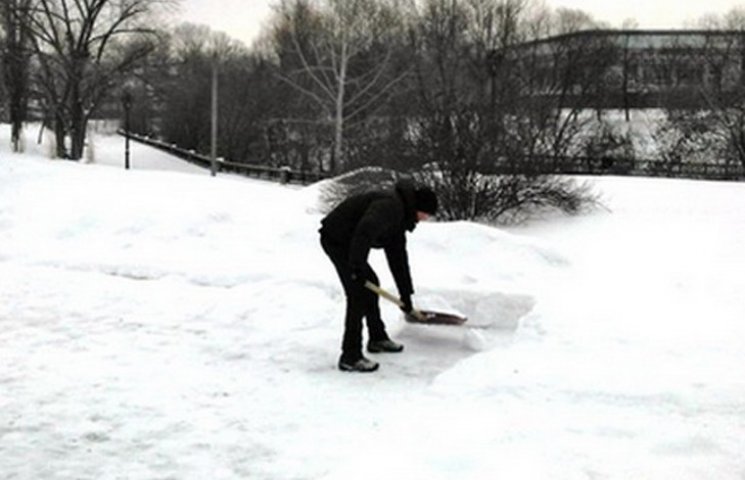 Правопорушники розчищали Суми від снігов…