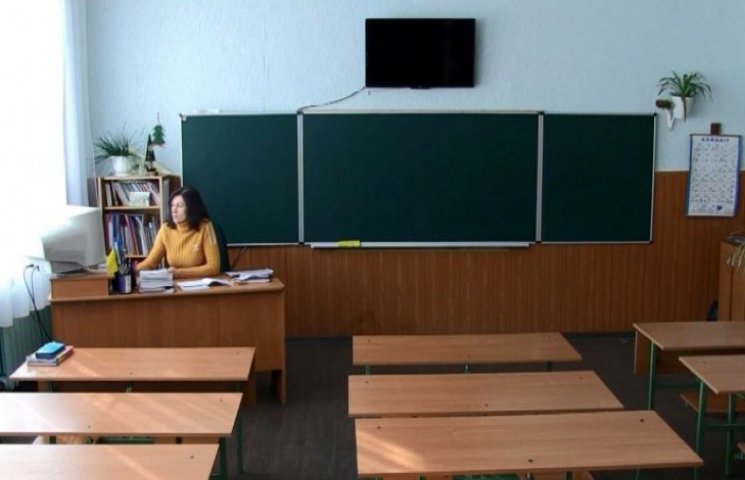 Вже 4 місто на Хмельниччині закрило школ…