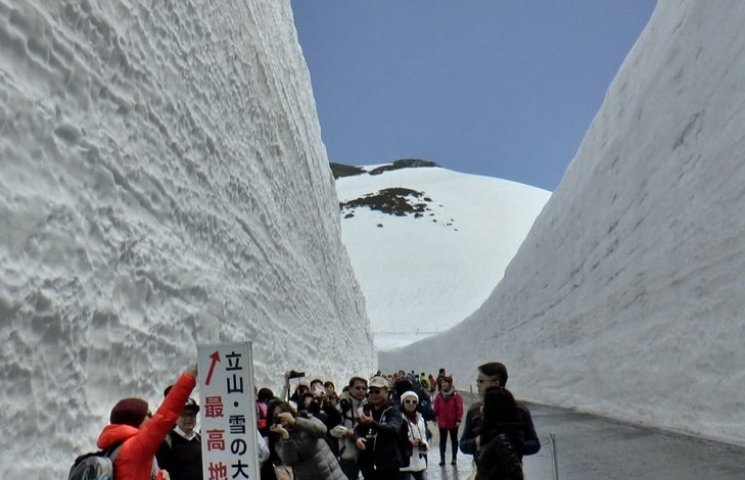 Як у Японії борються зі снігом…