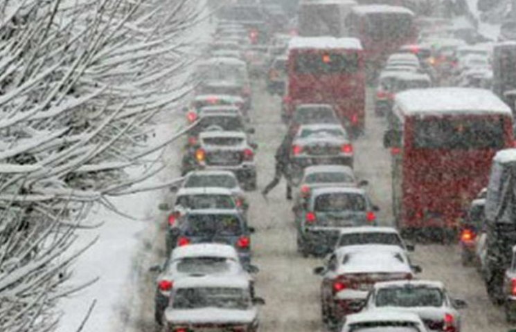 В Киеве транспортный коллапс: из-за снег…
