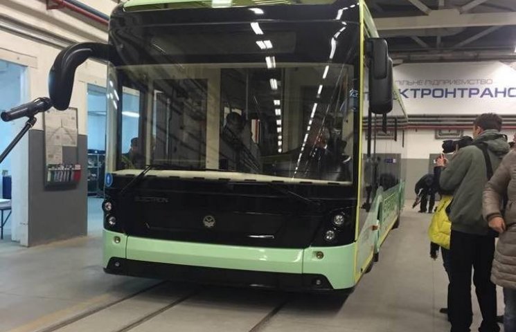Первый электробус выедет во Львове на ма…