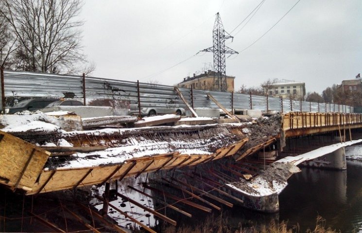 В Харькове обвалился мост (ФОТО)…
