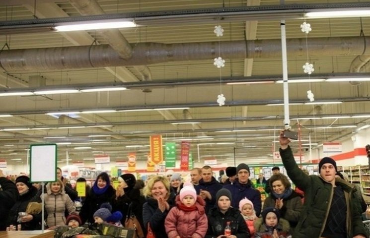 Різдвяний флешмоб: У супермаркеті Покров…
