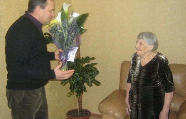 У Кременчуці бабуся відсвяткувала 100-рі…