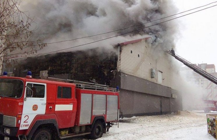 В Сумах из-за пожара эвакуировали школьн…