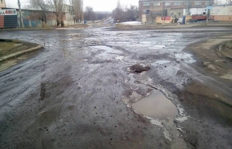 У Миколаєві каналізаційні води заливають…