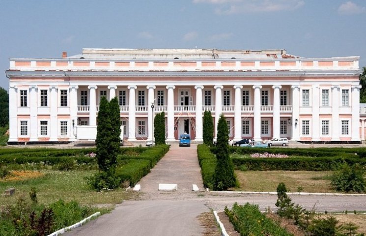 Дворец Потоцких в Винницкой области рест…
