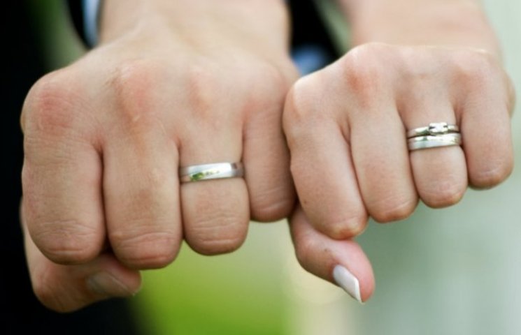 В Ужгороді тепер можна одружитися за доб…