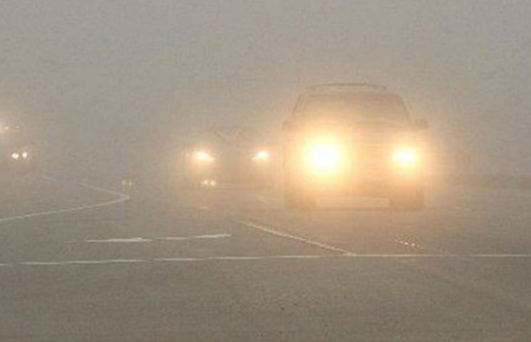 Через сильний туман столичні водії стоят…