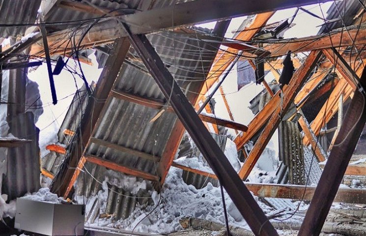 На Харьковщине в доме обрушилась крыша:…