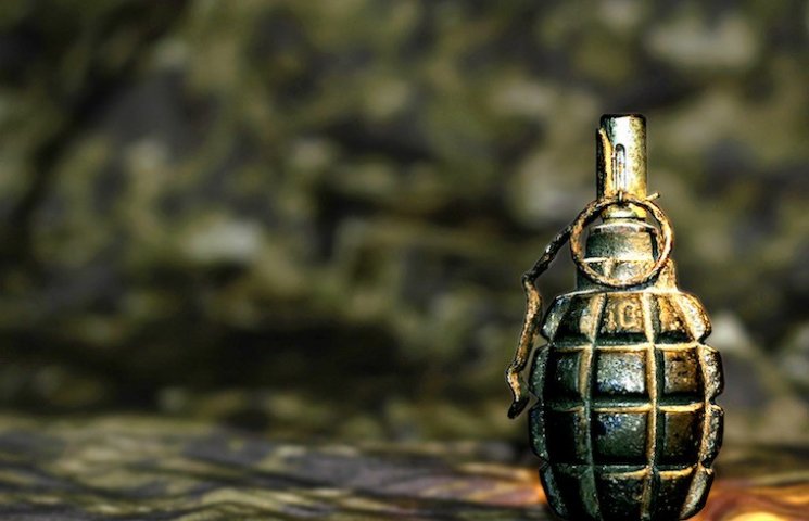 На Черкащині чоловік кинув гранату в буд…