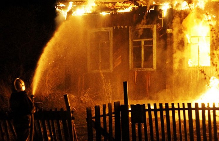 На Полтавщине в горящем доме сгорела пен…