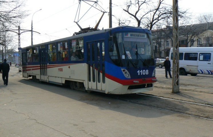 У Миколаєві шукають водіїв трамваїв та т…