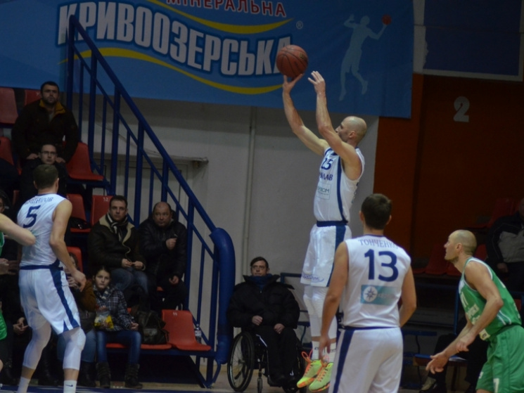 Миколаївські баскетболісти "вирвали" пер…