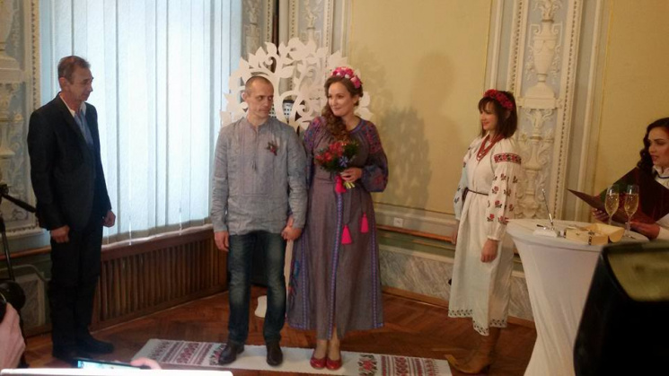 В Харькове боец АТО женился на волонтере…